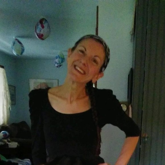 Meet your Posher, Sarah - Picture 4 of 4